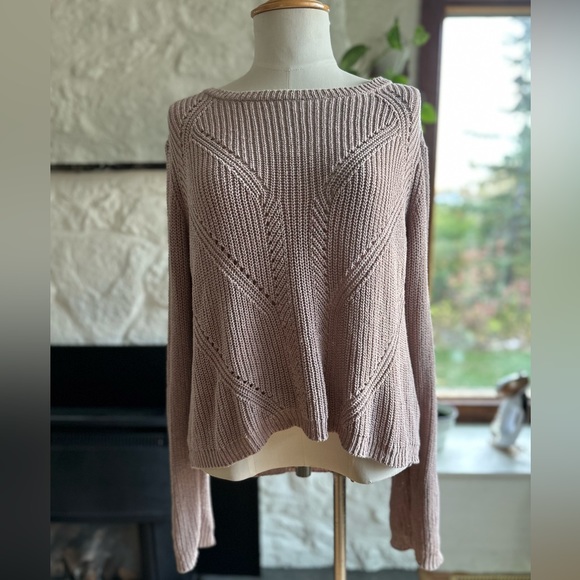 Crochet blush pink sweater - Picture 2 of 6